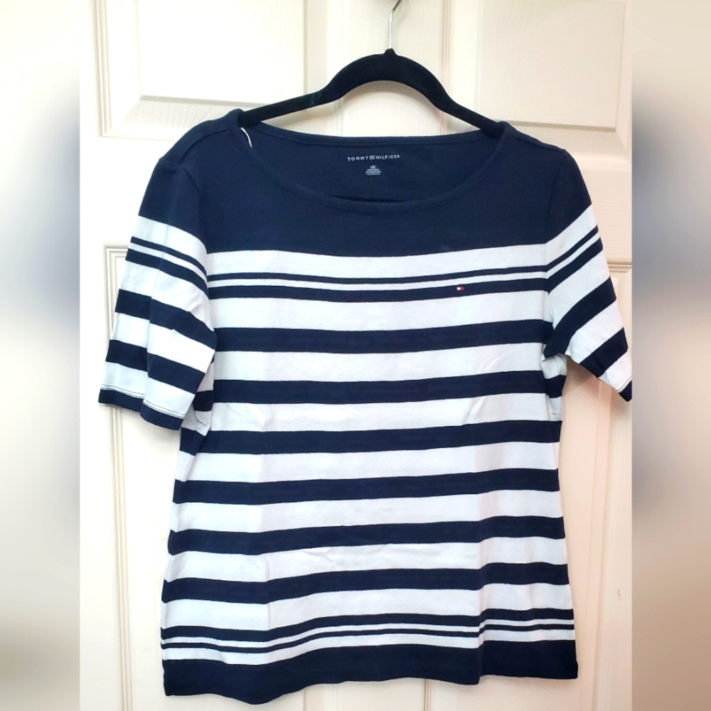 Tommy Hilfinger top large